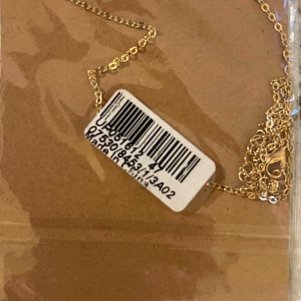 Sparkle in Style with Our Necklace! HIMIWAY Trendy Pendant necklace - Picture 6 of 6